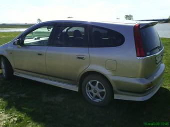 2001 Honda Stream Photos