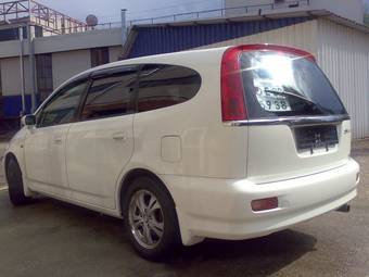 2001 Honda Stream Photos