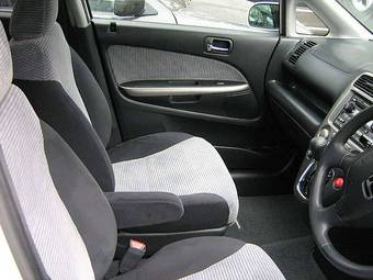 2001 Honda Stream Photos