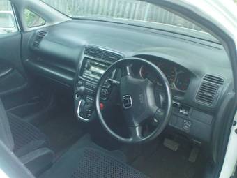 2001 Honda Stream Photos