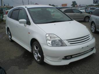 2001 Honda Stream Images