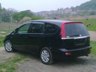 2001 Honda Stream Photos