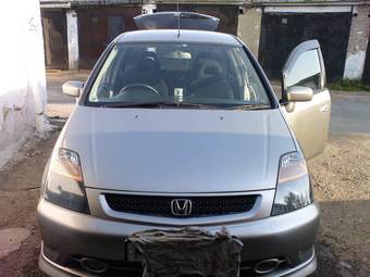 2001 Honda Stream Photos