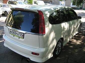 2001 Honda Stream Photos