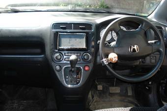 2001 Honda Stream Photos