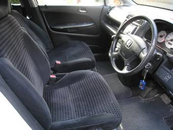 2001 Honda Stream Wallpapers