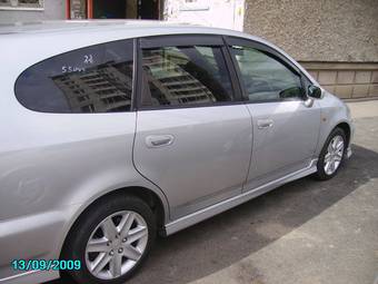 2001 Honda Stream Photos