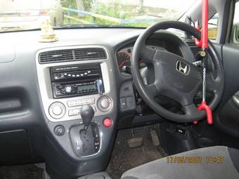 2001 Honda Stream Photos