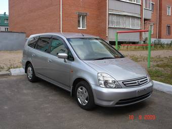 2001 Honda Stream Photos