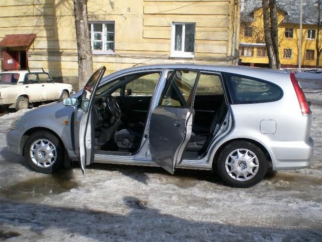 2002 Honda Stream