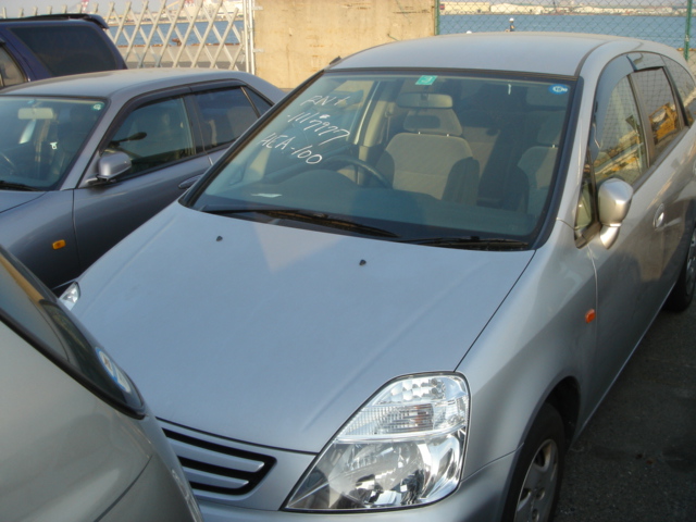 2002 Honda Stream Photos