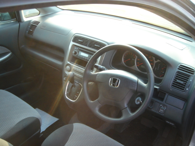 2002 Honda Stream Photos