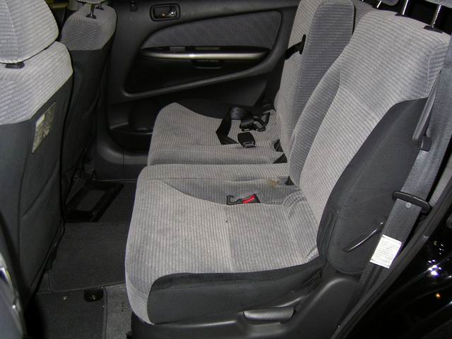 2002 Honda Stream Pictures