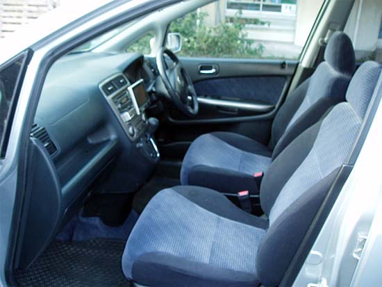 2002 Honda Stream Photos