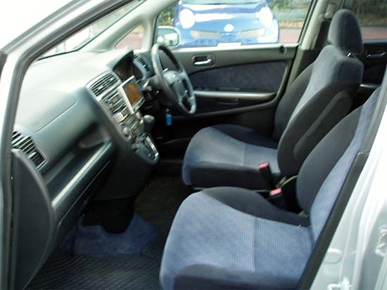 2002 Honda Stream Pictures