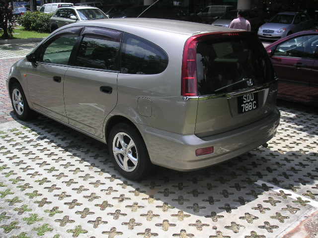 2002 Honda Stream Pictures