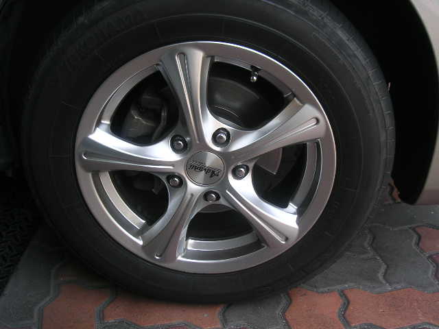 2002 Honda Stream Pictures
