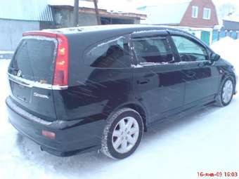 2002 Honda Stream Photos