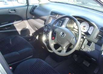 2002 Honda Stream Photos