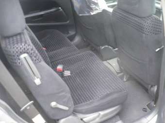 2002 Honda Stream Photos