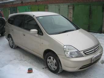 2002 Honda Stream Photos