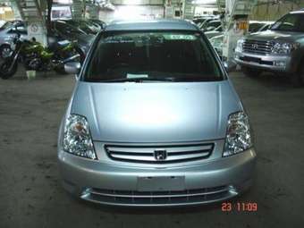 2002 Honda Stream Photos