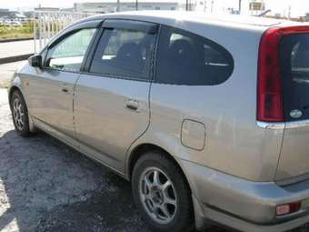 2002 Honda Stream Photos