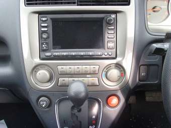 2002 Honda Stream Pictures