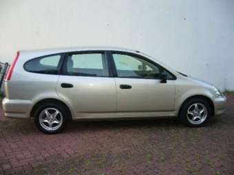 2002 Honda Stream Photos