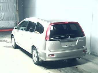 2002 Honda Stream Photos