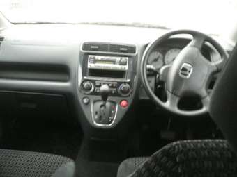 2002 Honda Stream Pictures