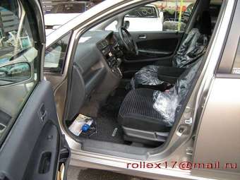 2002 Honda Stream Pictures