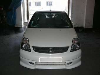 2002 Honda Stream Photos