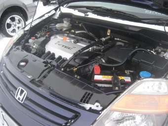 2002 Honda Stream Photos