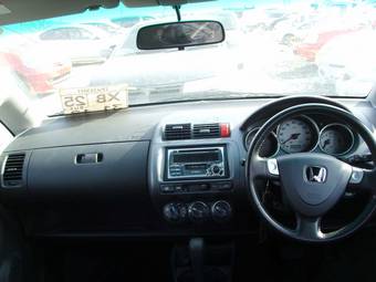 2002 Honda Stream Photos