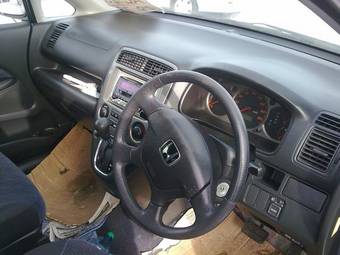 2002 Honda Stream Pictures
