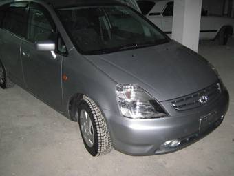 2002 Honda Stream Photos