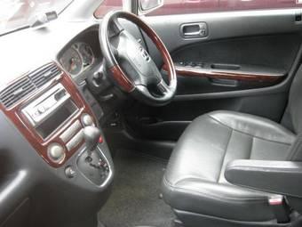 2002 Honda Stream Photos