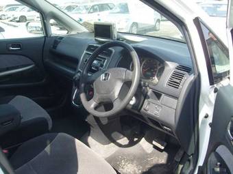 2002 Honda Stream Pictures