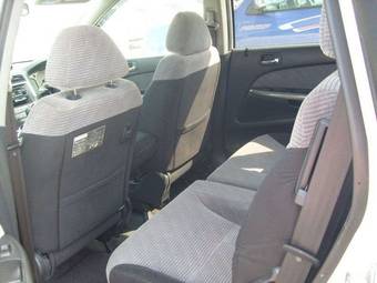 2002 Honda Stream Photos