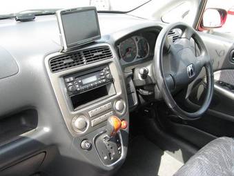 2002 Honda Stream Pictures