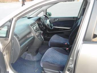 2002 Honda Stream Pictures