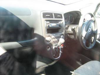 2002 Honda Stream Pics