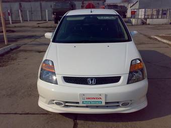 2002 Honda Stream Images