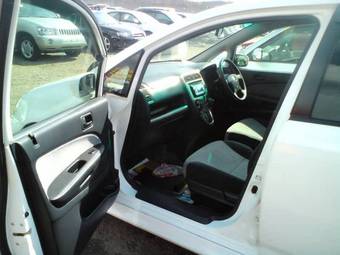 2002 Honda Stream Wallpapers