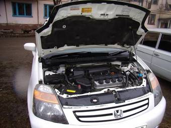 2002 Honda Stream Photos