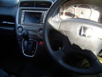 2002 Honda Stream Images