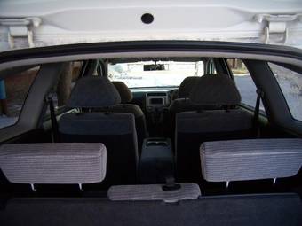 2002 Honda Stream Pictures