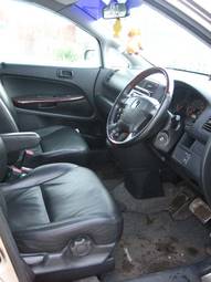 2002 Honda Stream Pictures