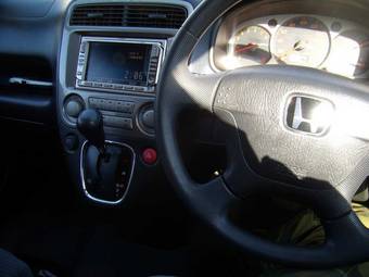 2002 Honda Stream Pictures